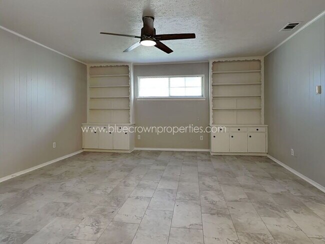 Building Photo - 8322 Lullwater Dr