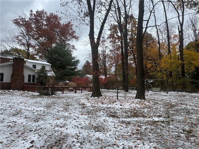 Building Photo - 8896 Spring Valley Dr