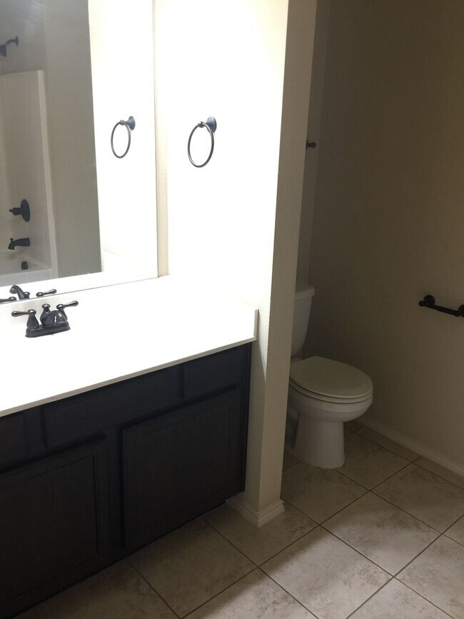 Building Photo - Gorgeous duplex for rent in Mansfield!