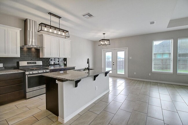 Building Photo - 3502 De Zavala St