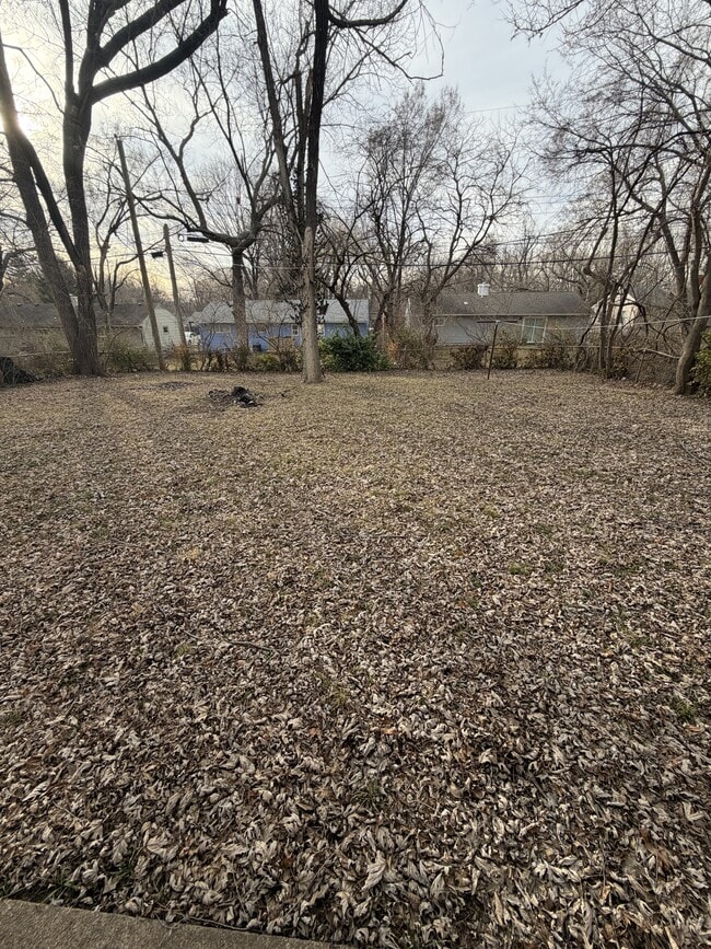 Building Photo - 11000 Ewing Ave