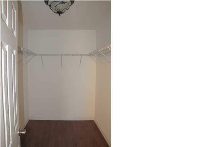 Building Photo - 301 Lakeview Dr