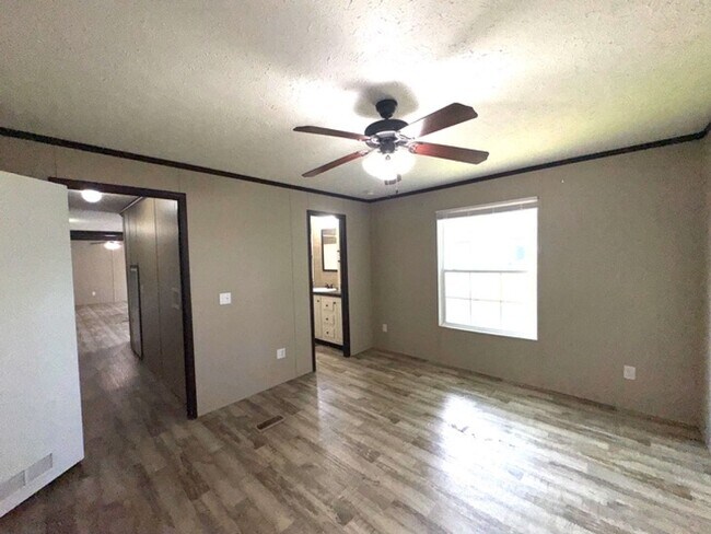 Building Photo - University Estates 59