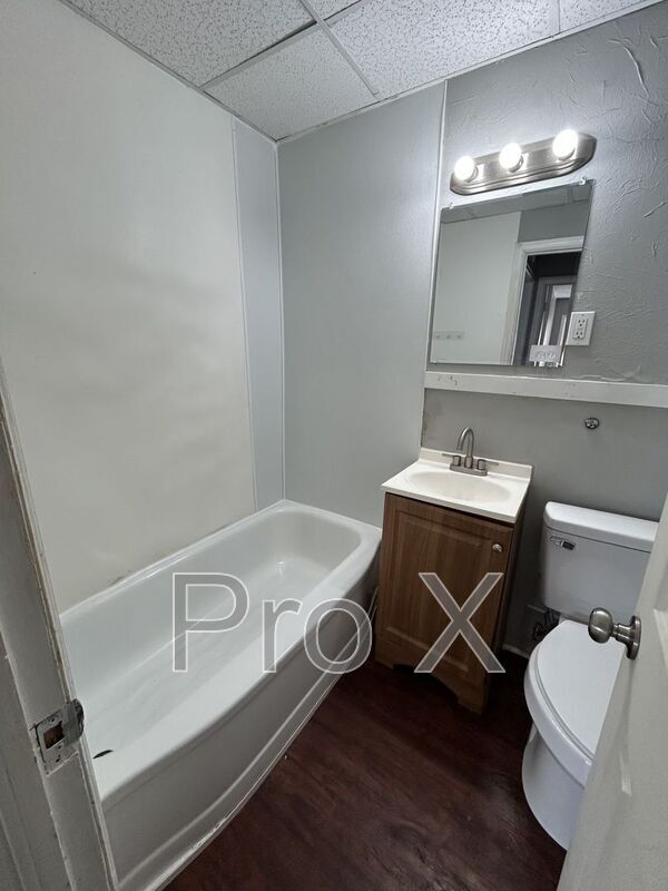 Building Photo - 126 E 13th St