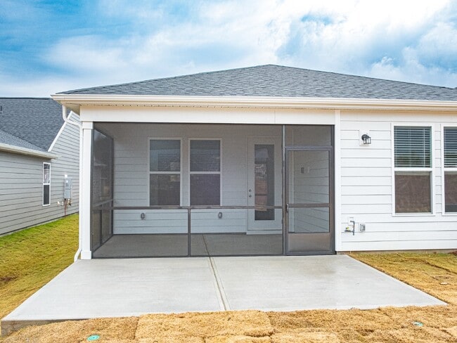 Building Photo - "Charming 2-Bed, 2-Bath Belmont Gem with Elegant Design"