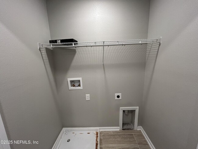 Building Photo - 9798 Fiddleback Ln