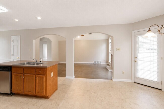 Building Photo - 20 Country Brook Dr