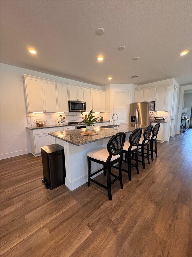 Building Photo - 13712 Moss Lake Ln