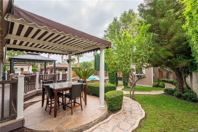 Building Photo - 18834 Devonshire St