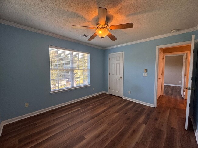 Building Photo - Fabulous 4BR 2.5 Home