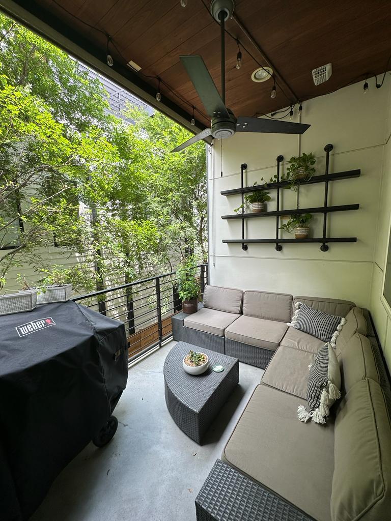 Building Photo - 5705 Bryan Pky