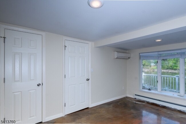 Building Photo - 214 Woodcliff Ave