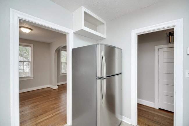 Building Photo - 1741 Oak Dr