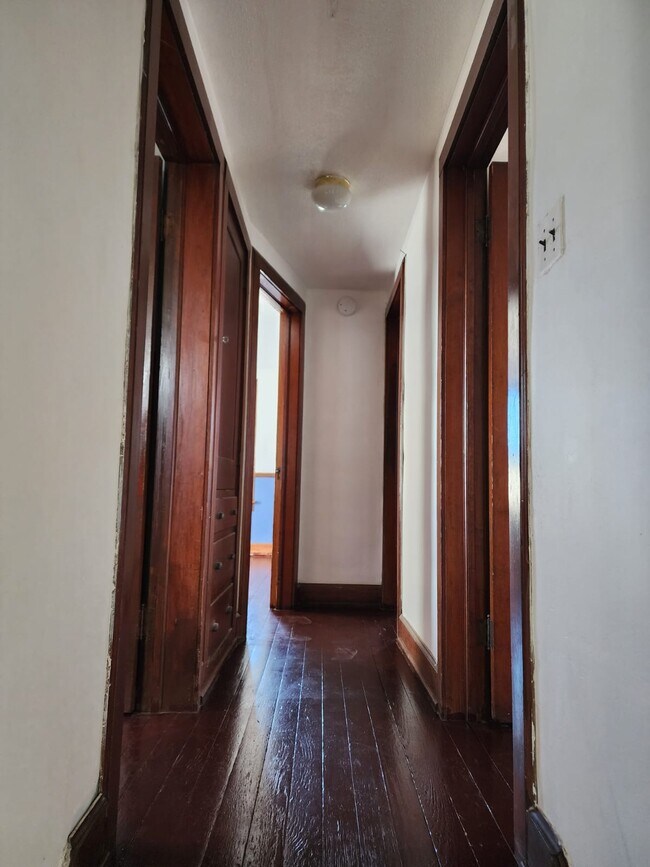 Building Photo - 19 Gibson Ave