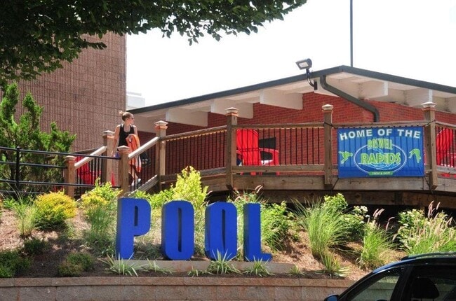 Building Photo - 187 Thomas Cir