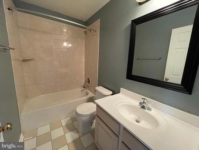 Building Photo - 4106 Hazelwood Ct