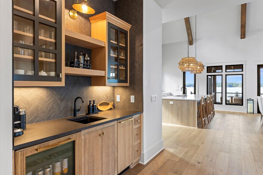 Building Photo - 388 Gatewood Dr