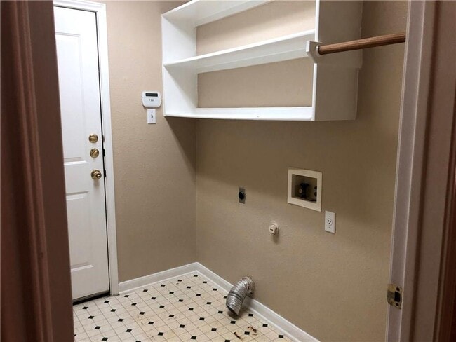 Building Photo - 13529 Anarosa Loop