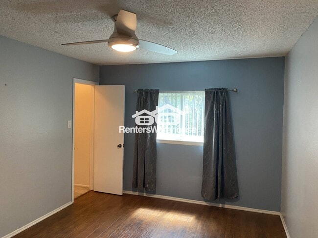 Building Photo - 2439 Karat Dr