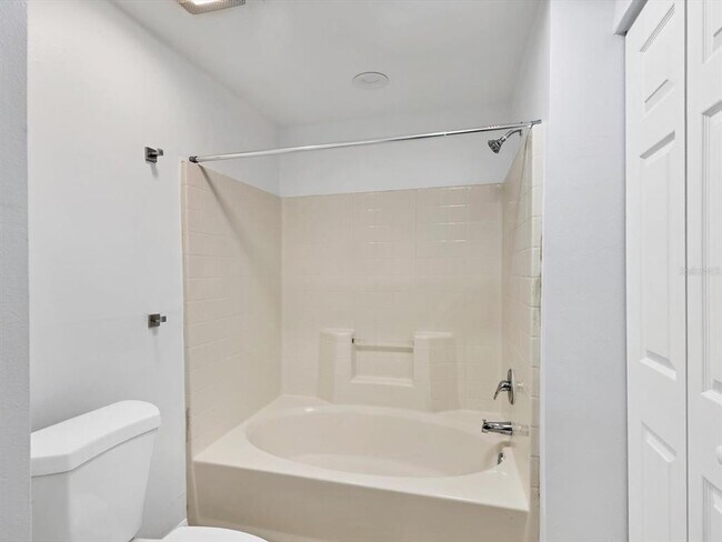 Building Photo - 5551 Bentgrass Dr