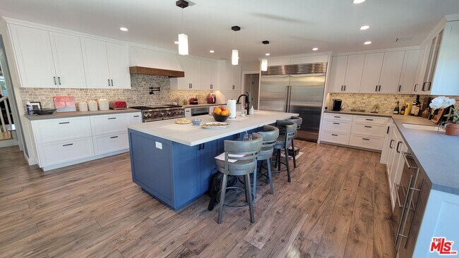 Building Photo - 4744 Haskell Ave