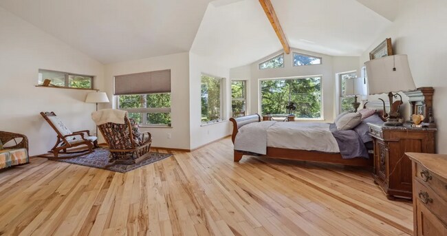 Building Photo - 25151 Pleasant View Dr