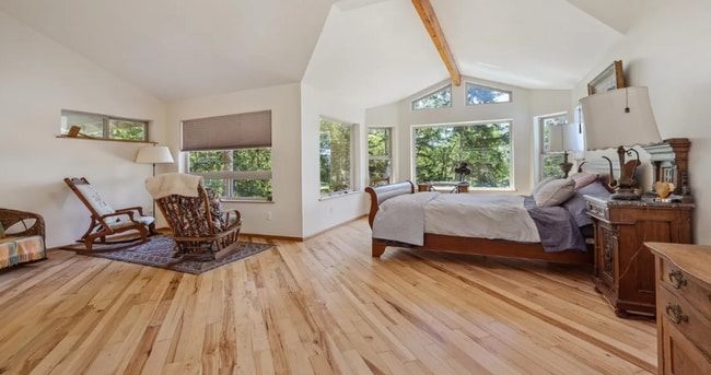 Building Photo - Welcome to Your Dream Home- Peaceful, Secluded... A MUST TOUR