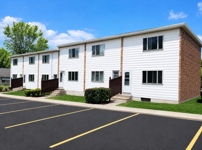 Building Photo - Affordable 2 Bedroom 1 Bathroom located in Indian Trail of Akron!
