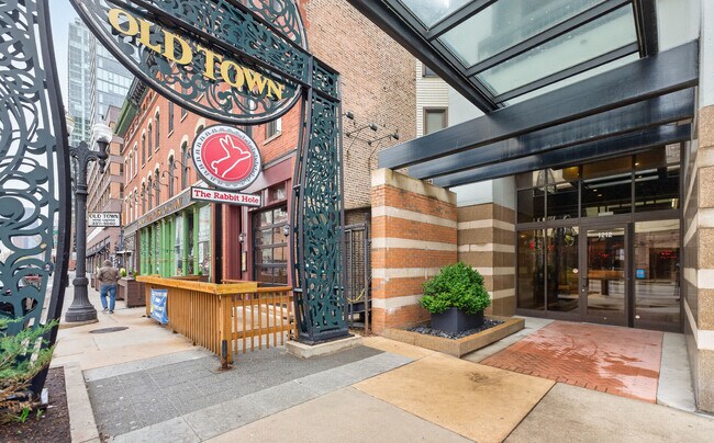 Building Photo - 1212 N Wells St