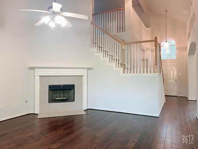 Building Photo - 16422 Pinon Vista Dr