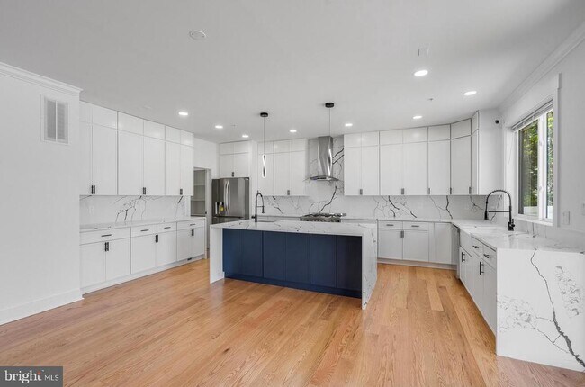 Building Photo - 4626 Brooks St NE