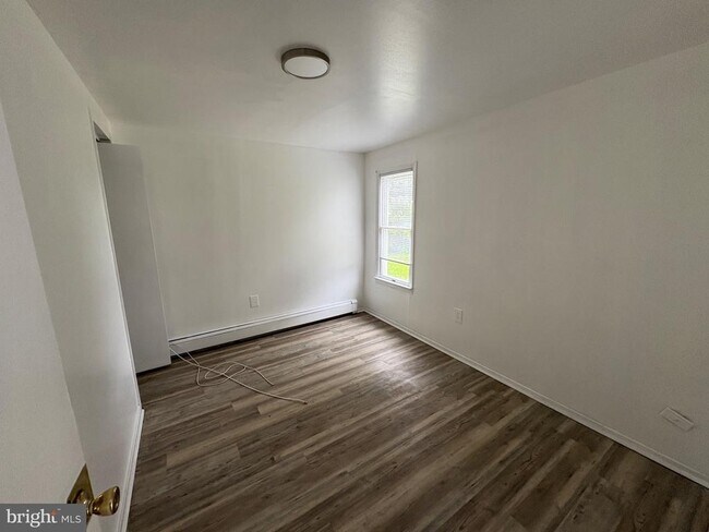 Building Photo - 120 E Main St