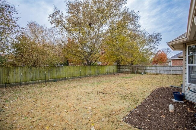 Building Photo - 3800 SE 8th St