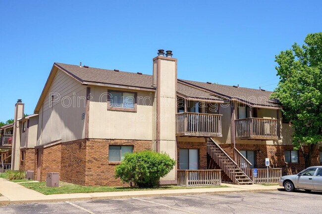Building Photo - 2802 N Charles Ave