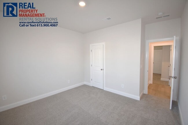 Building Photo - Beautiful 3 bedroom home in Murfreesboro! Off of Veterans Pkwy!