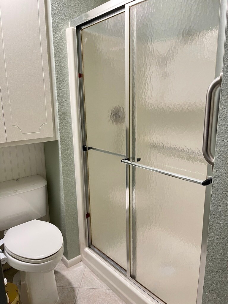 2nd bath - 425 S Parkcrest