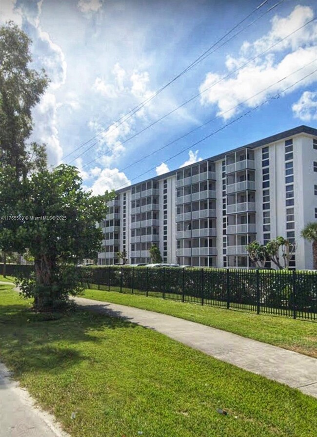 Building Photo - 1 bedroom in North Miami FL 33160