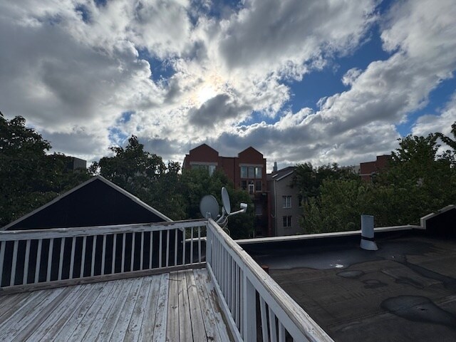 Building Photo - 616 N Paulina St