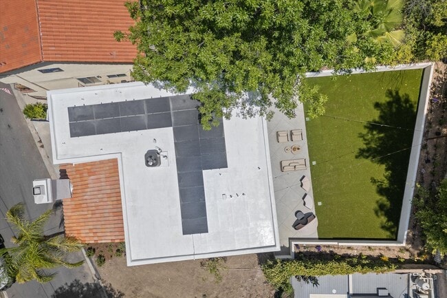 Building Photo - Renovated Single Family Home in Prime Wood...