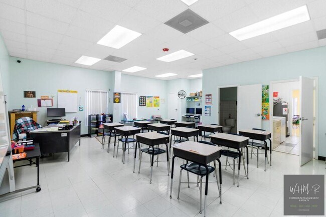 Building Photo - 926 Quincy St