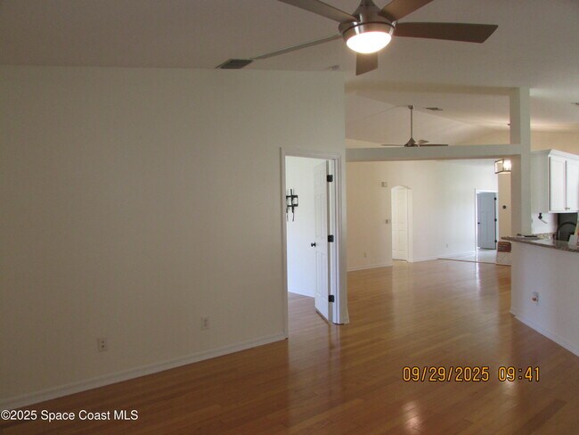 Building Photo - 2070 Tiburon Ln