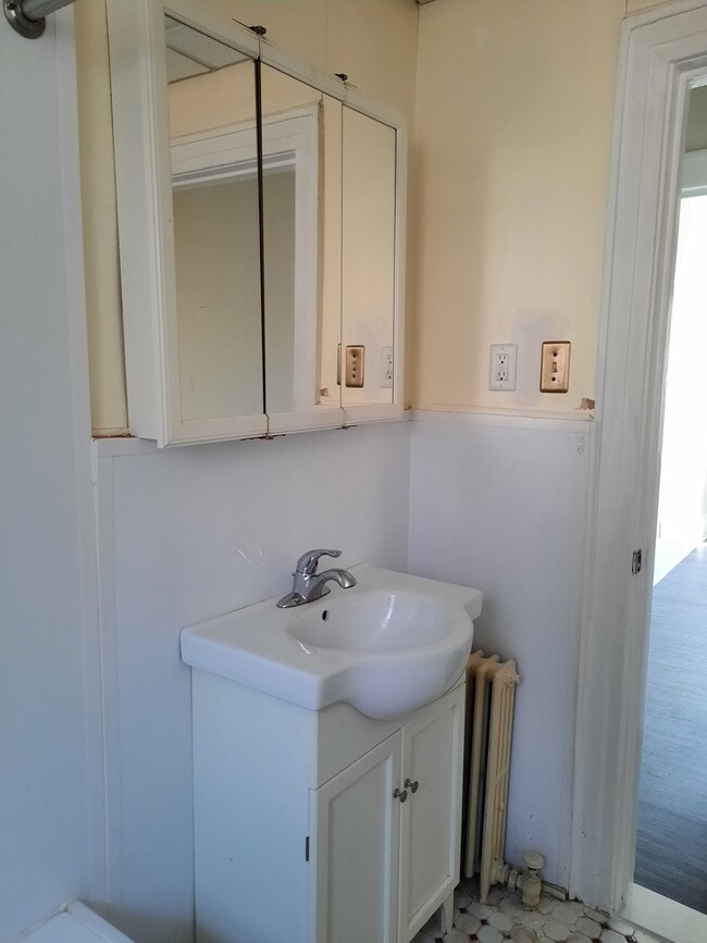 NEW FULL BATH - 27 Vernon Ave