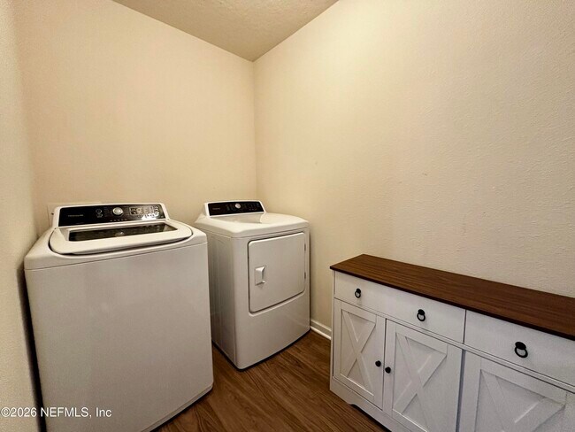 Building Photo - 9086 Tahoe Ln