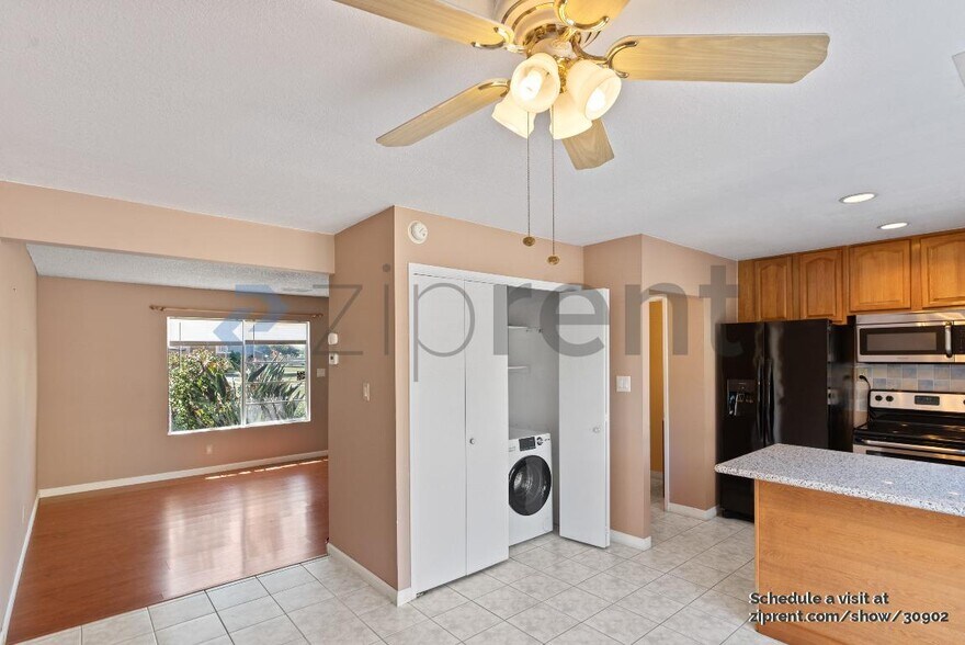 Building Photo - 27561 Stromberg Ct