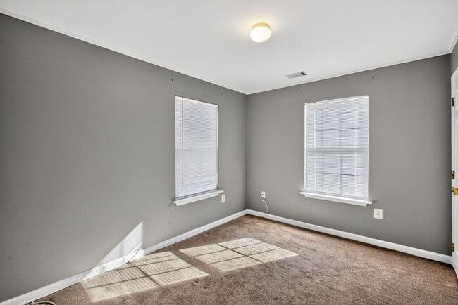 Building Photo - 3909 Hems Ct