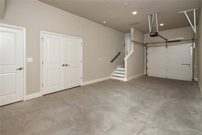 Building Photo - 3960 Redan Rd