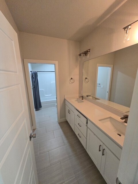 Building Photo - 6203 SW Luster Rd