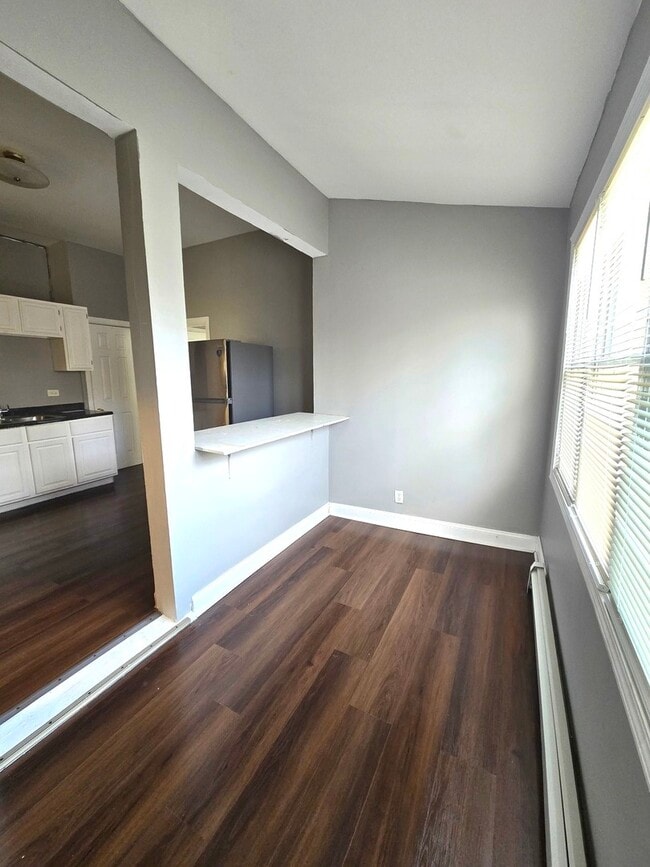 Building Photo - 253 W 118th St