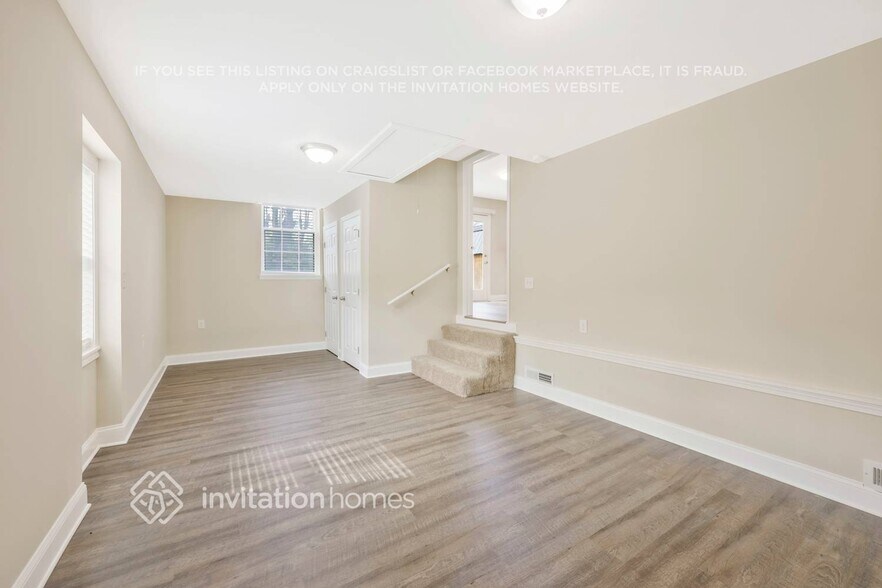 Building Photo - 709 Bowfield Ct