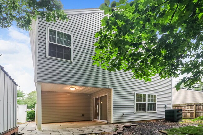 Building Photo - 632 Spanish Oak Dr